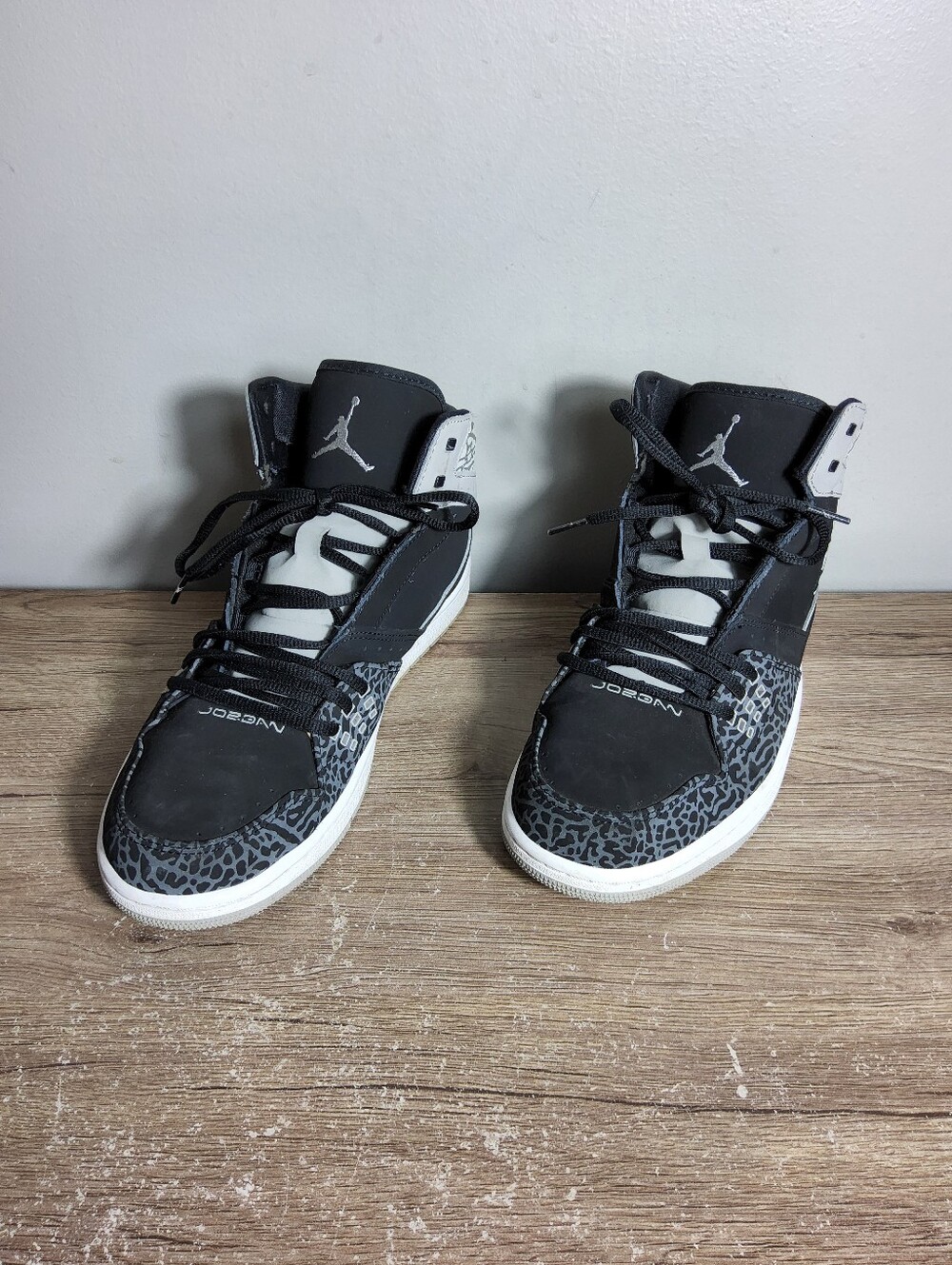 Air Jordan 1 Flight Mid Black Grey Elephant Print 372704-055 Size 10